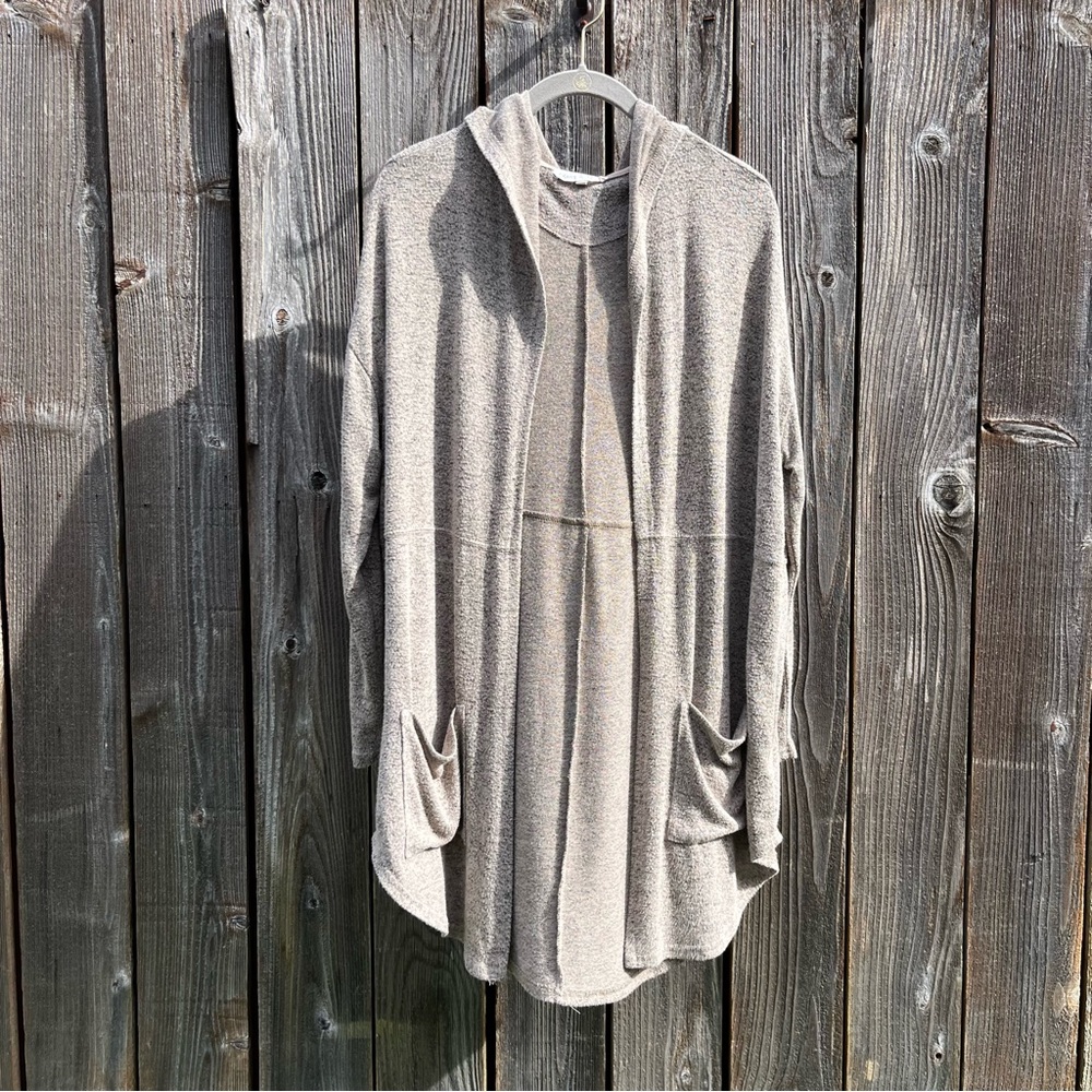 Rose + Olive tan and black hooded open cardigan sweater size small